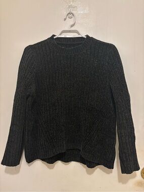 Black Ribbed Mock Neck High-Low Sweater | Size Medium